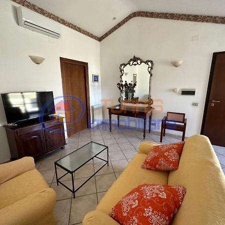 La Mansarda Di Via Galilei Apartamento Porto Torres Exterior foto